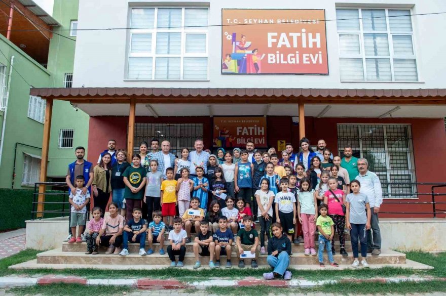 Seyhanlı ihtiyaç sahibi öğrencilere ‘Eğitim Destek Kartı’