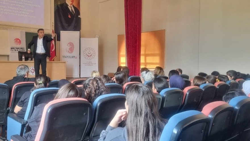 Müdür Özer: “Başarı sadece notlardan ibaret değildir”