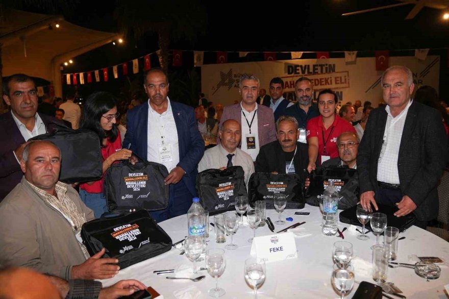 Adana’da görev yapan 830 muhtara bilgisayar verildi