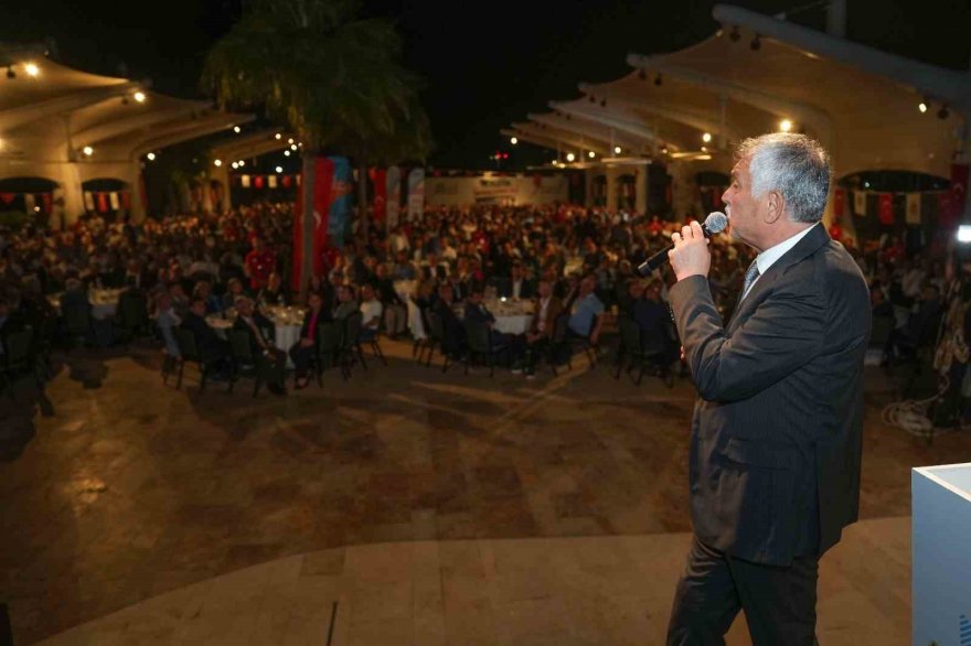 Adana’da görev yapan 830 muhtara bilgisayar verildi