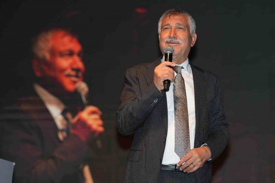 Adana’da görev yapan 830 muhtara bilgisayar verildi