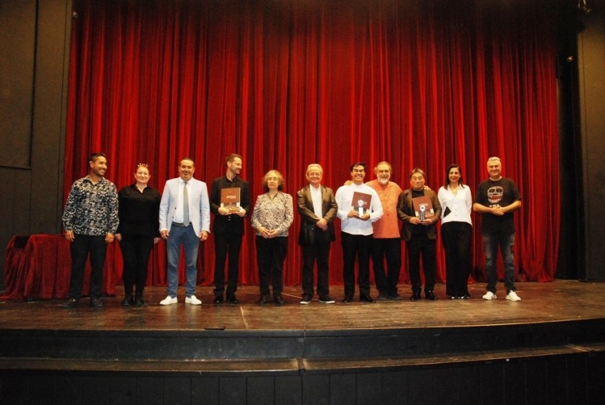 ÇDSO 1.Ferit Tüzün Uluslararası Orkestra Şefliği ödülleri verildi