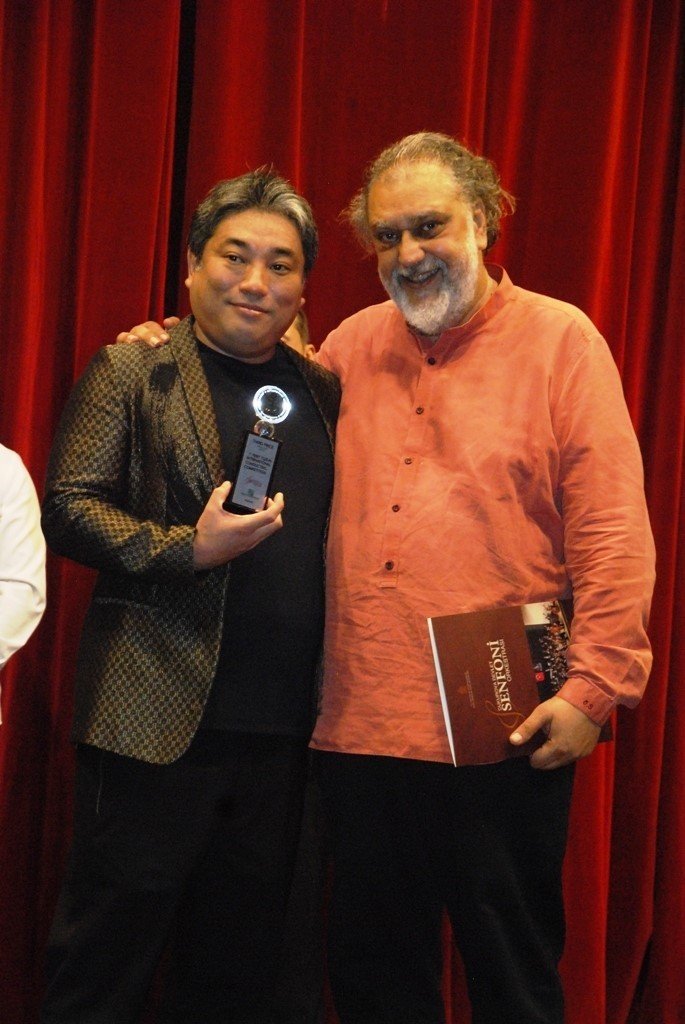 ÇDSO 1.Ferit Tüzün Uluslararası Orkestra Şefliği ödülleri verildi