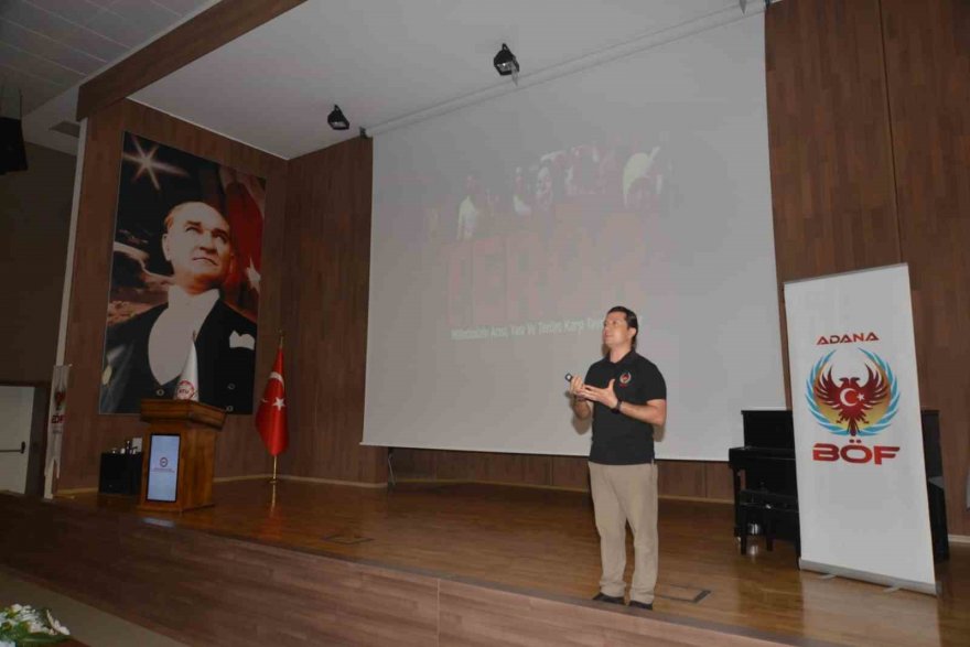 Polisten üniversite öğrencilerine “terörün kucağına düşmeyin” uyarısı