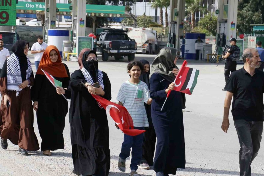 İncirlik'te gergin anlar: Gaziantep'ten gelen grup İncirlik’e girmeye çalıştı