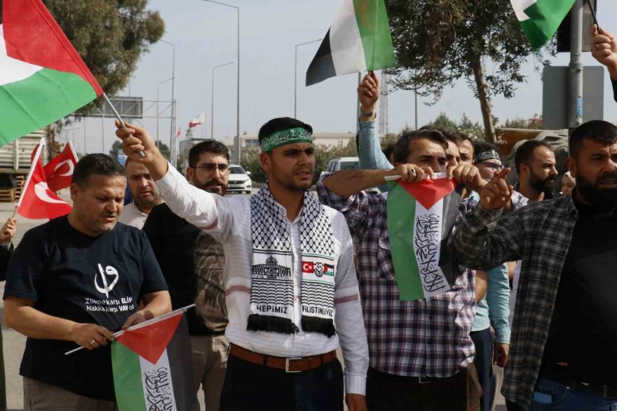 İncirlik'te gergin anlar: Gaziantep'ten gelen grup İncirlik’e girmeye çalıştı