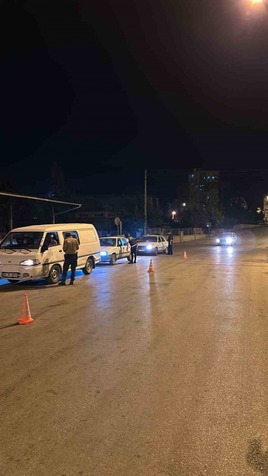 Adana'da aranan 10 şahıs yakalandı