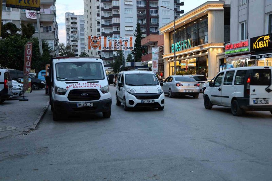 Otomobilin çarptığı yaşlı kadın: "Gözümün içine bakıp kaçtı"