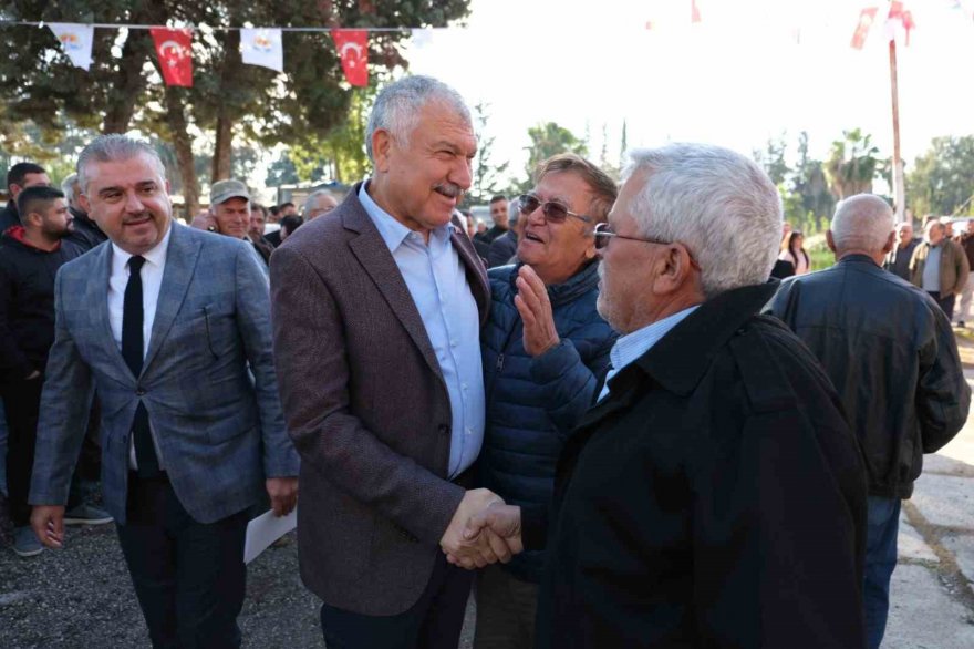 573 arı yetiştiricisine çift katlı kovan ve arı keki dağıtıldı