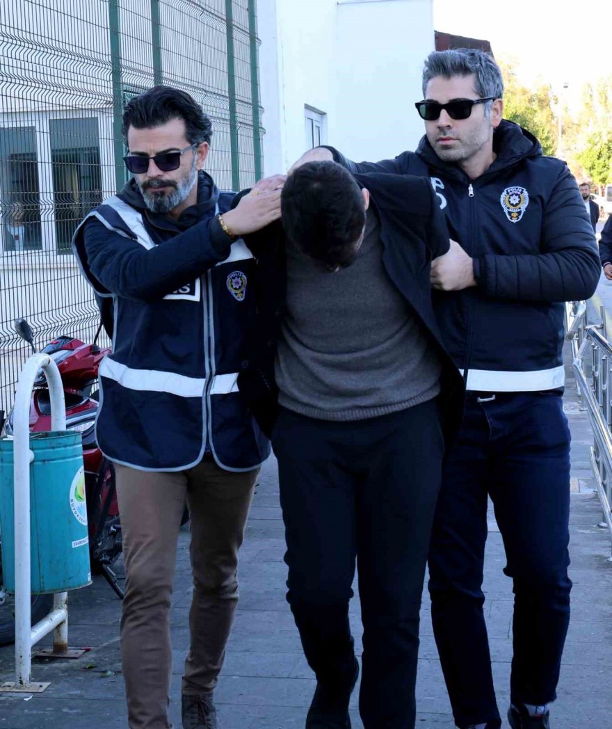 Adana'da yolda su satan adama çarpıp öldürmüştü: Vicdansız sürücü 40 gün sonra yakalanıp tutuklandı