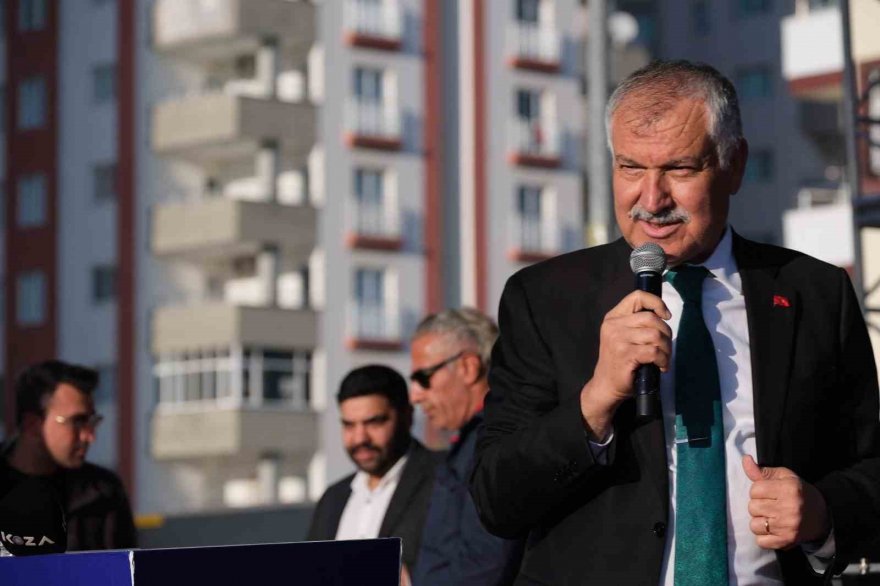 Ahmet Zenbilci Bulvarı açıldı, Adanalılar Murat Kekilli konseriyle coştu