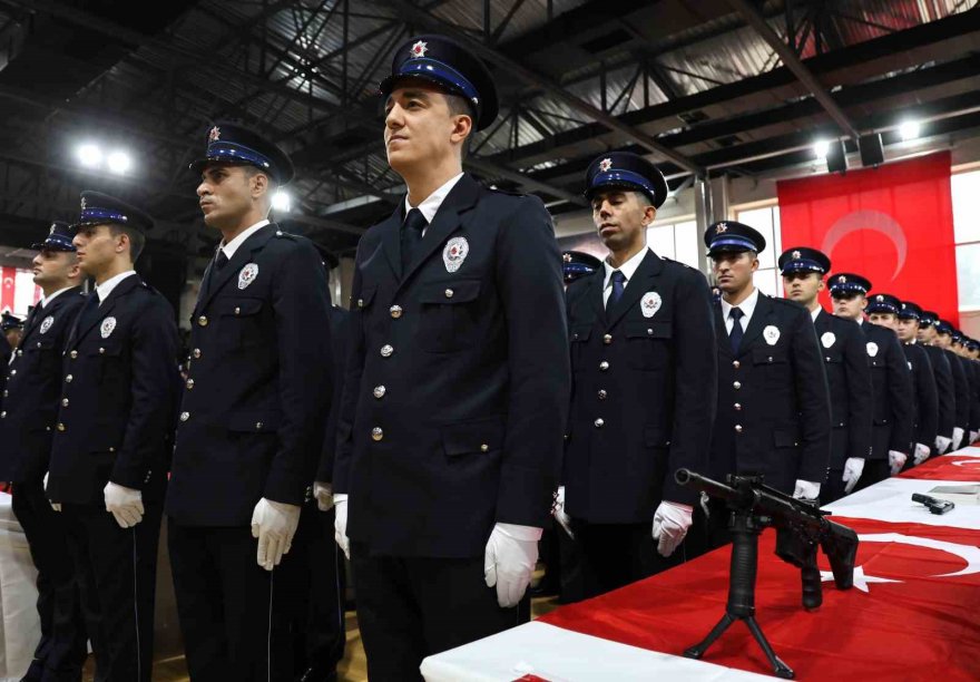 Adana’da 750 polis adayı mezun oldu