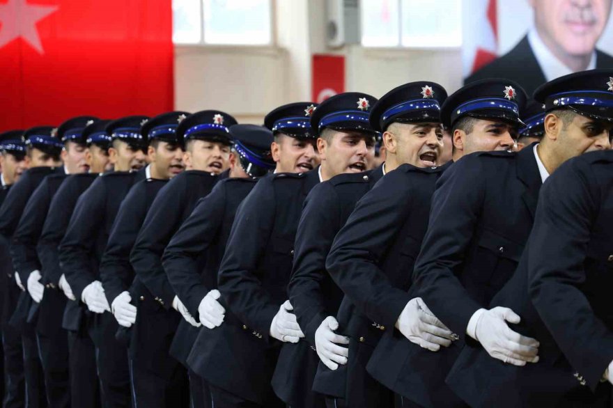 Adana’da 750 polis adayı mezun oldu