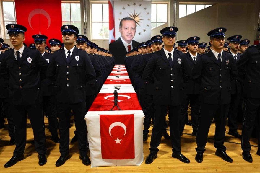 Adana’da 750 polis adayı mezun oldu