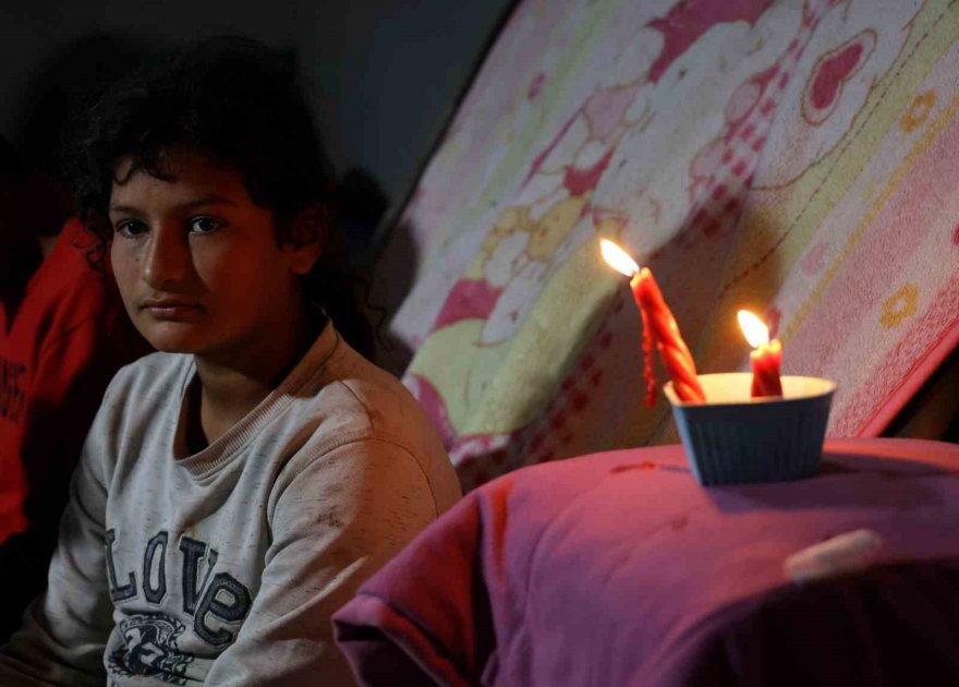 Eşini ve 8 çocuğunu terk edip kayıplara karıştı