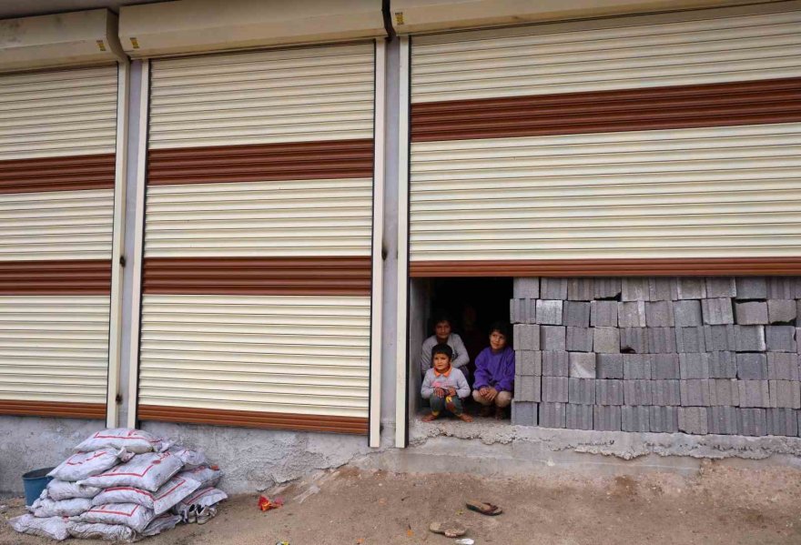 Eşini ve 8 çocuğunu terk edip kayıplara karıştı