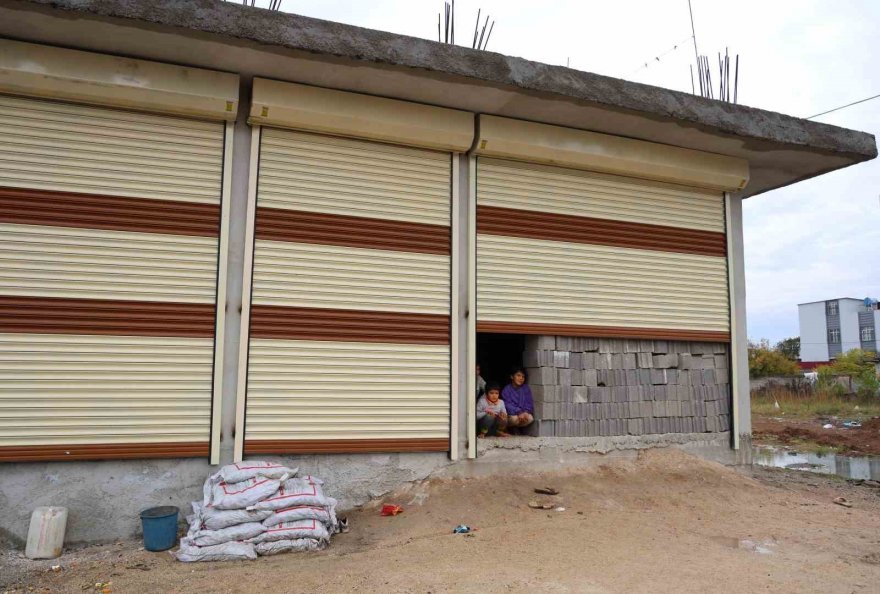 Eşini ve 8 çocuğunu terk edip kayıplara karıştı