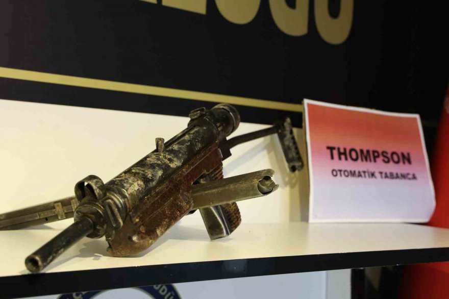 Hafif makineli tüfekle ev kurşunlayan şüpheli Seyhan polisinden kaçamadı