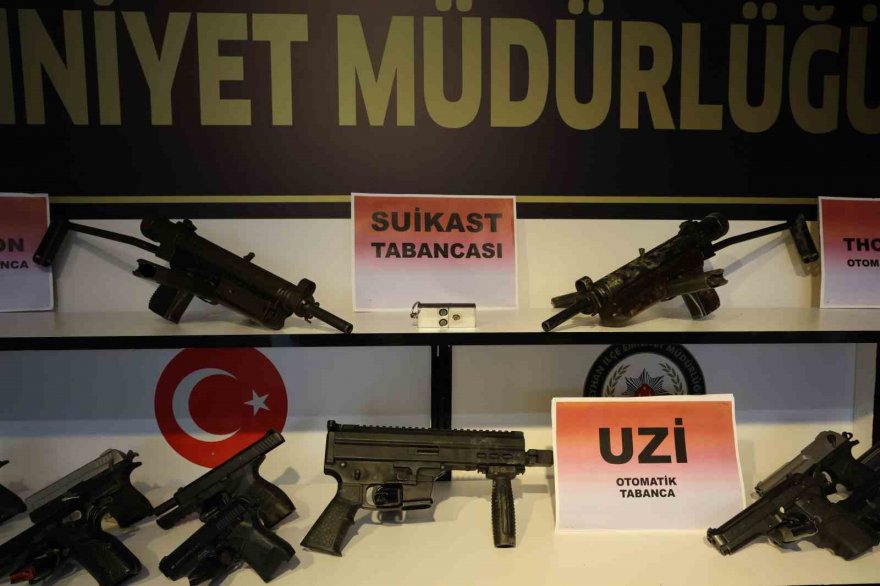 Hafif makineli tüfekle ev kurşunlayan şüpheli Seyhan polisinden kaçamadı