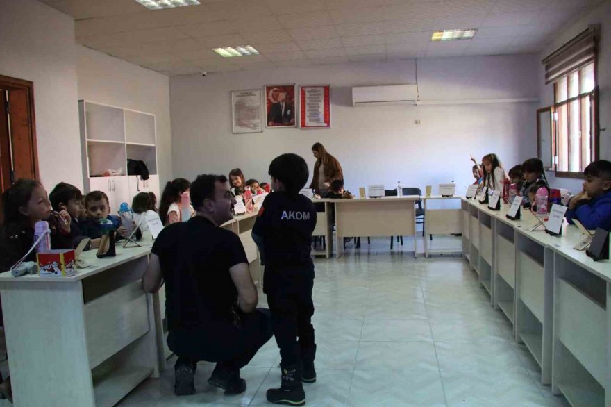 Minikler bu kez deprem bilinci için düdük çaldı