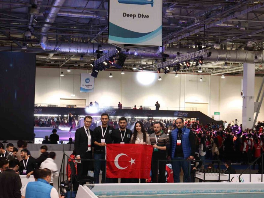 Adanalı gençler Türkiye’yi gururlandırdı