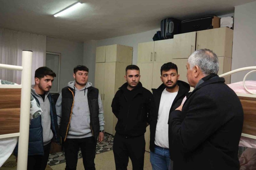 Aladağ’da Başkan Zeydan Karalar, 30 öğrencilik misafirhanenin açılışını yaptı