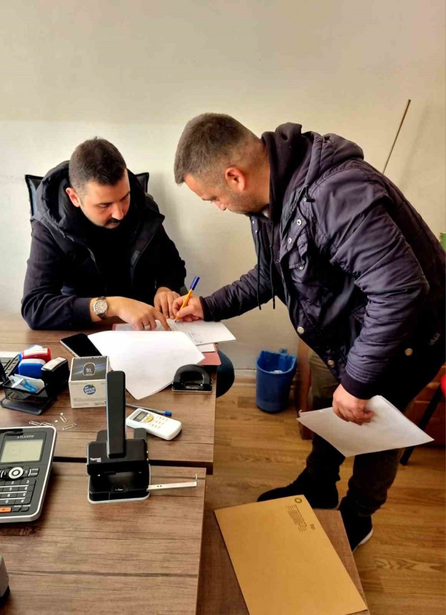 Ekipler çiftçiler için hafta sonu bile çalışıyor