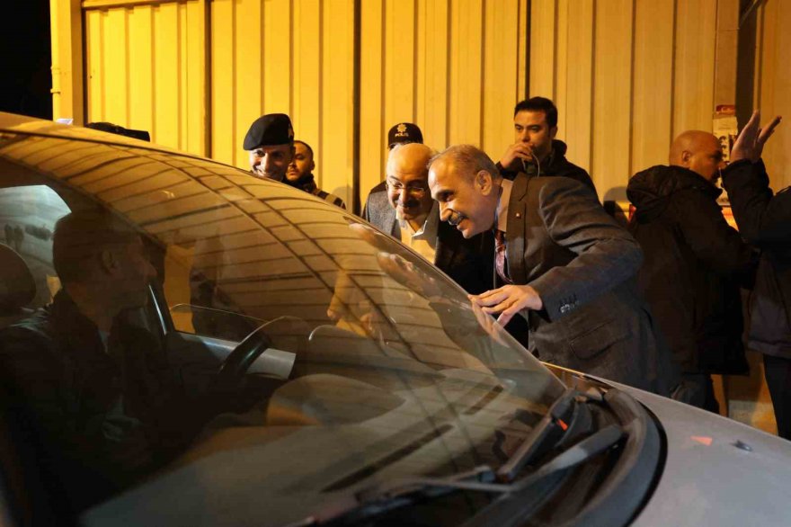 Adana’da 6 bin 500 kolluk kuvvetiyle “Yılbaşı Huzur ve Güven” uygulaması