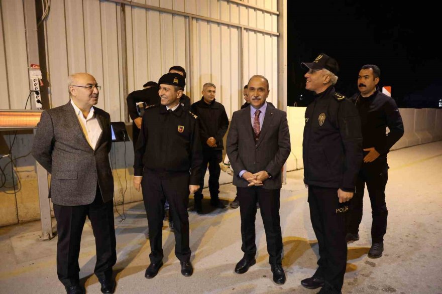 Adana’da 6 bin 500 kolluk kuvvetiyle “Yılbaşı Huzur ve Güven” uygulaması