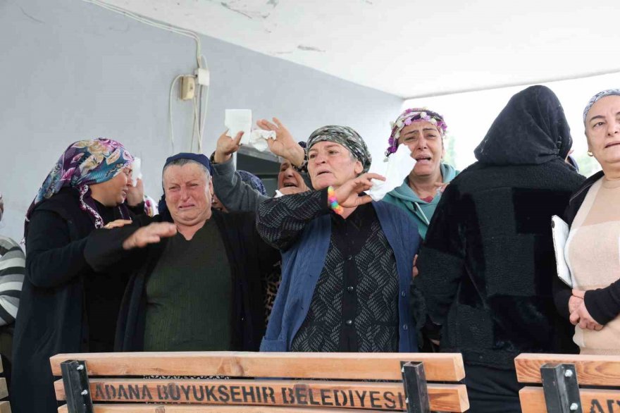 Elektrikli soba faciasında hayatını kaybeden anne, baba ve ikiz çocukları toprağa verildi