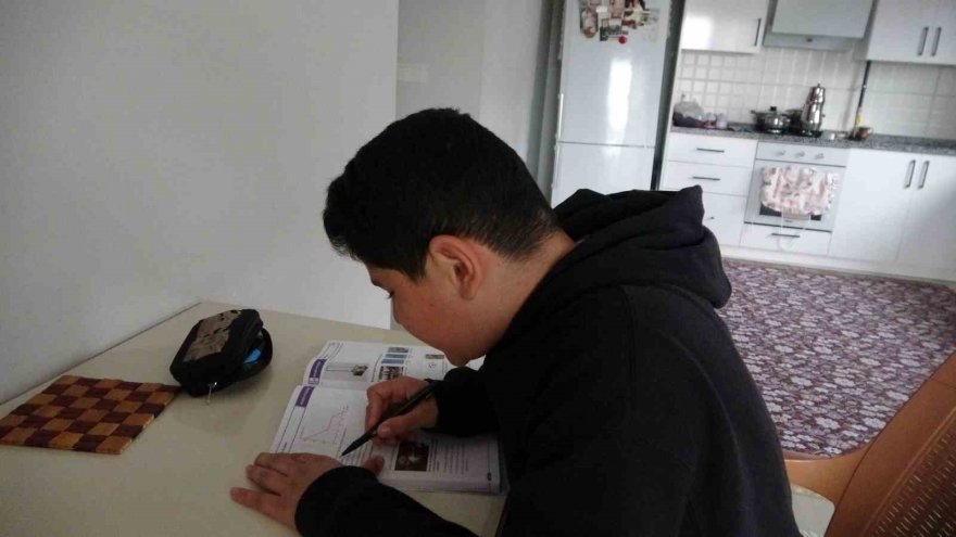 Depremzede aile: “Her yağmur ve soğukta depremi hatırlıyoruz”