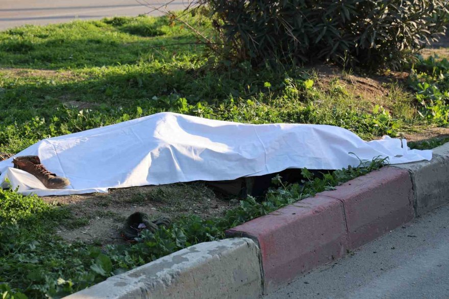 Adana’da otomobilin çarptığı yaşlı adam öldü