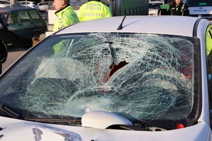 Adana’da otomobilin çarptığı yaşlı adam öldü