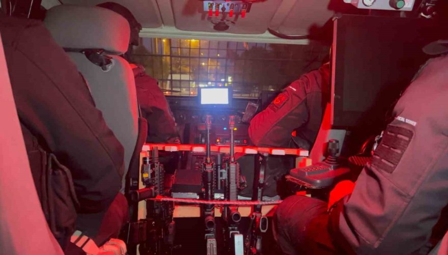 Interpol tarafından kırmızı bültenle aranan DEAŞ üyeleri Adana’da yakalandı