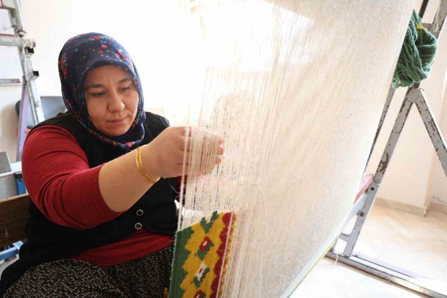 Asırlık gelenek gelecek için ilmek ilmek işleniyor