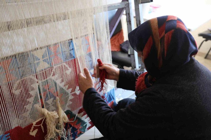 Asırlık gelenek gelecek için ilmek ilmek işleniyor