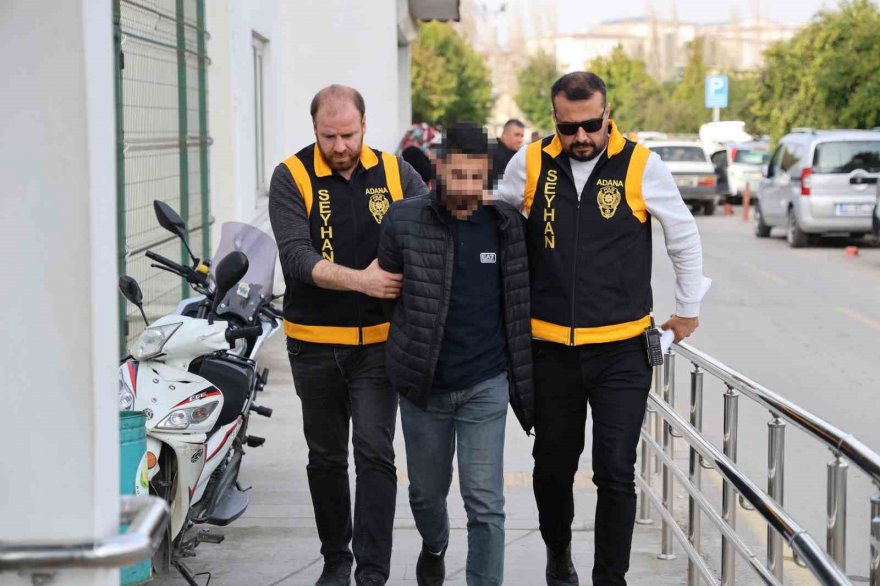 Polisin operasyon yaptığı evden uzun namlulu silah ve tabancalar çıktı