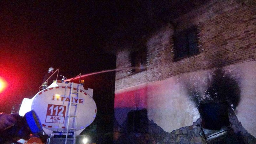 Adana’da evde çıkan yangında anne ve iki çocuğu hayatını kaybetti