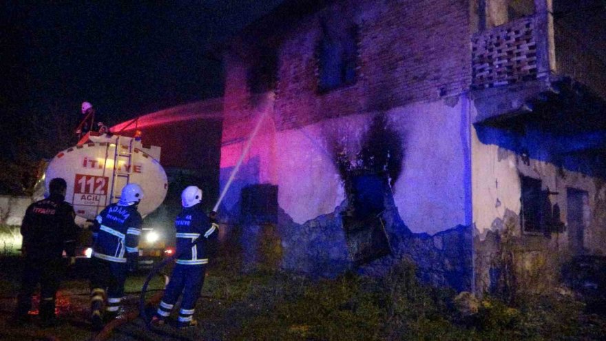 Adana’da evde çıkan yangında anne ve iki çocuğu hayatını kaybetti