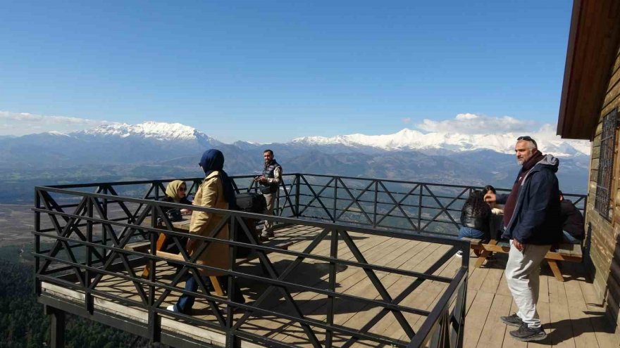 Aladağ’da bahar havası doğa tutkunlarını zirveye taşıdı