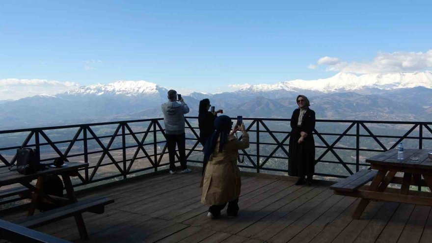 Aladağ’da bahar havası doğa tutkunlarını zirveye taşıdı