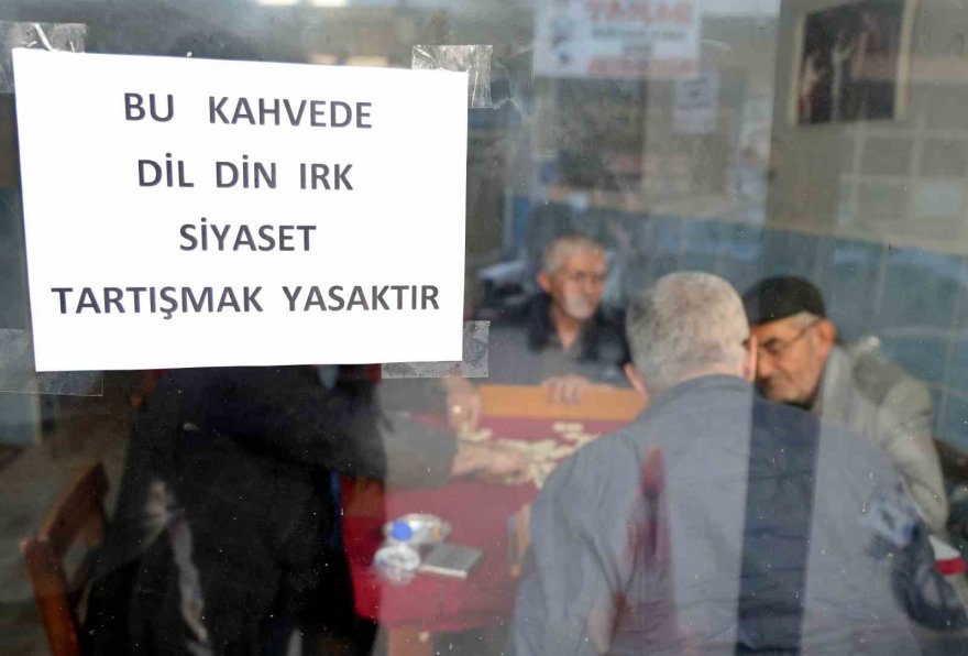 Adana'da ’siyaset’ konuşmanın yasak olduğu kahvehane...