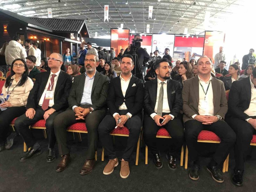 “İlk Baretim-İlk Yeleğim” projesinde öğrencilere yelek ve baretler teslim edildi