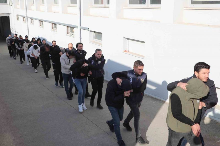 30 milyar TL dolandıran şebekeden 74 kişi tutuklandı