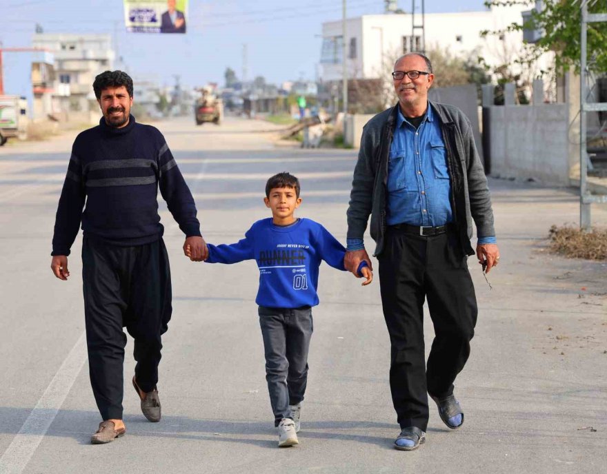 Hayata çift renk bakıyor, görenler hayrete düşüyor
