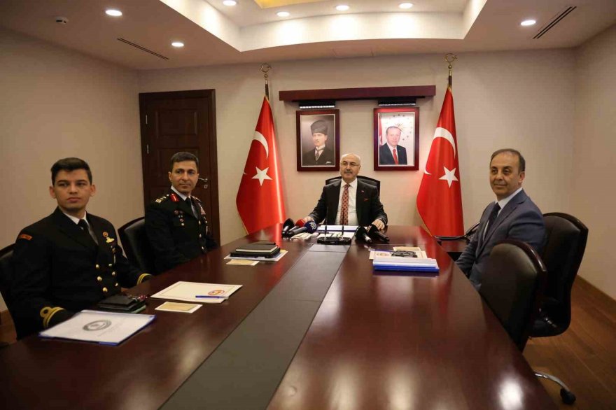 Adana Valisi Köşger: "Suç örgütlerinin üzerine en şiddetli şekilde gideceğiz"