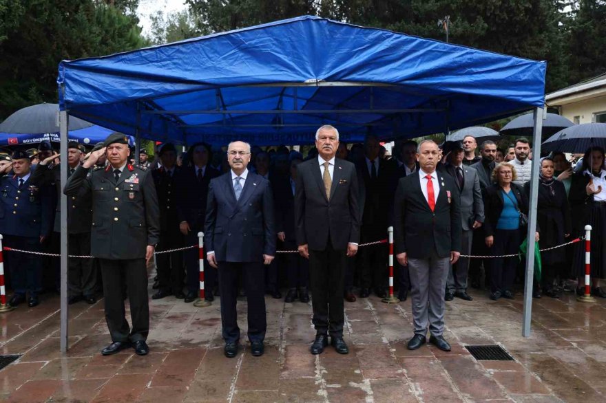 Okullarına ismi verilen şehidi unutmadılar