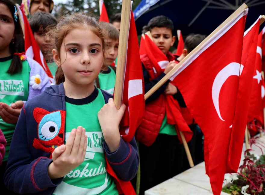 Okullarına ismi verilen şehidi unutmadılar