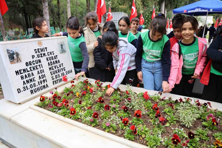 Okullarına ismi verilen şehidi unutmadılar