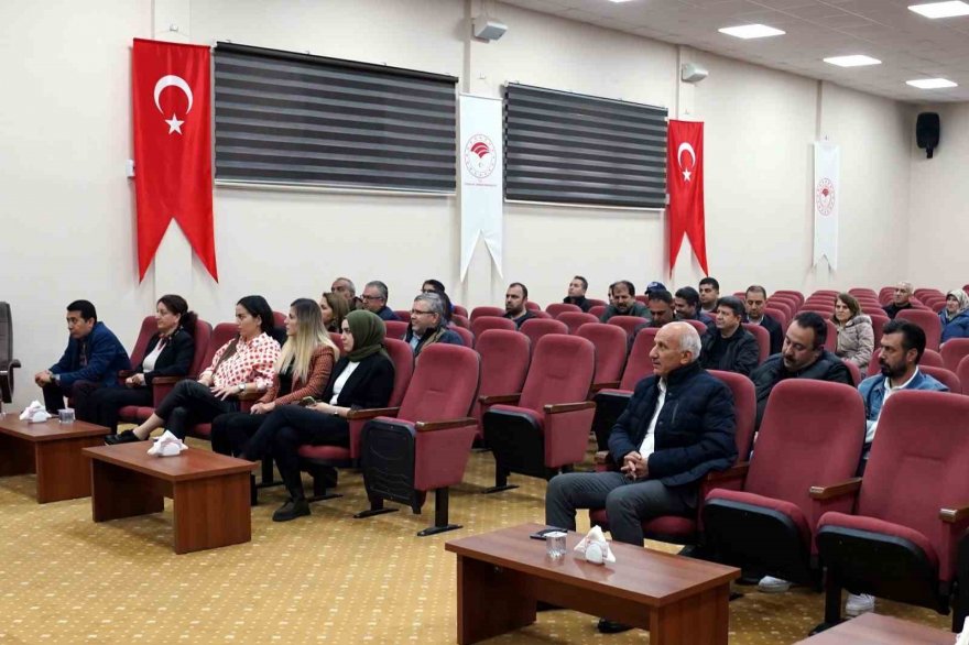 Pamukta Pembekurt zararlısına karşı bilgilendirme